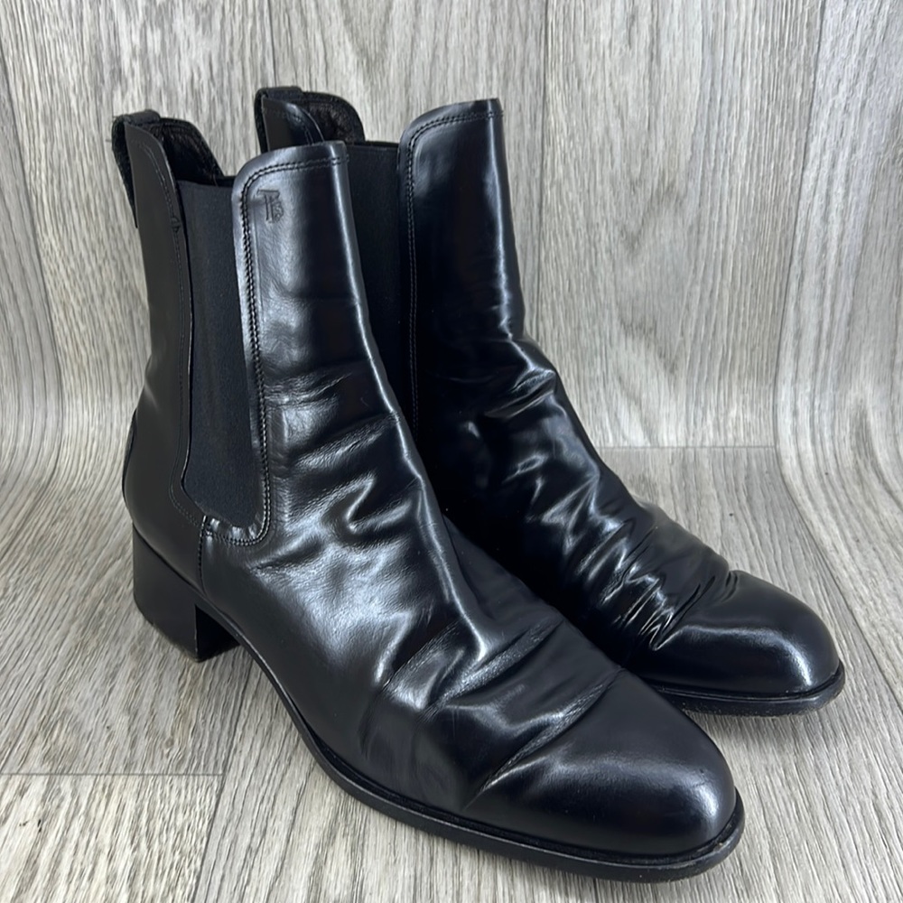 TOD’S Elastic Sided Ankle Boots